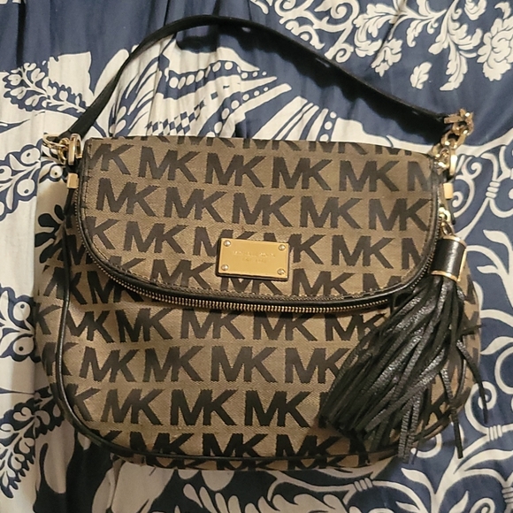 Michael Kors Bags Womens Michael Kors Signature Messenger Bag